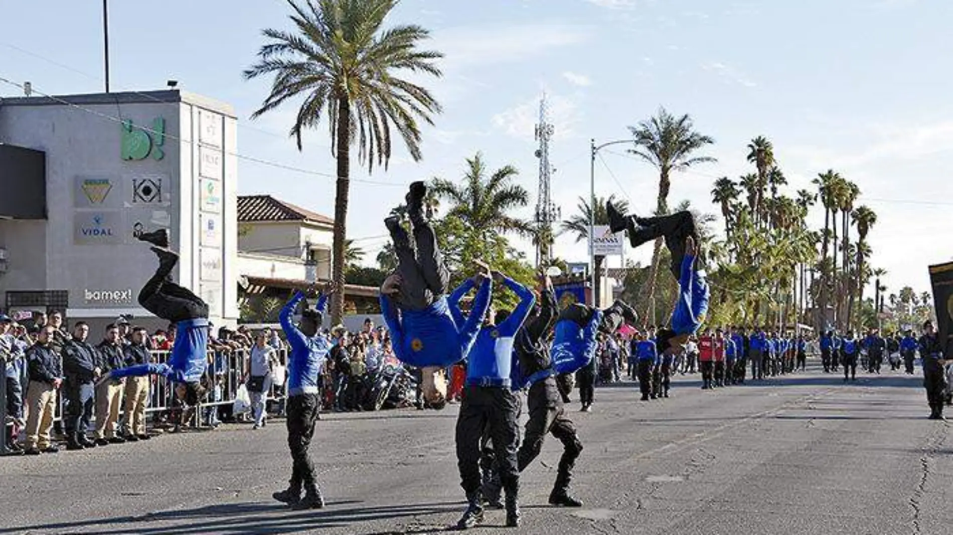 EL DESFILE